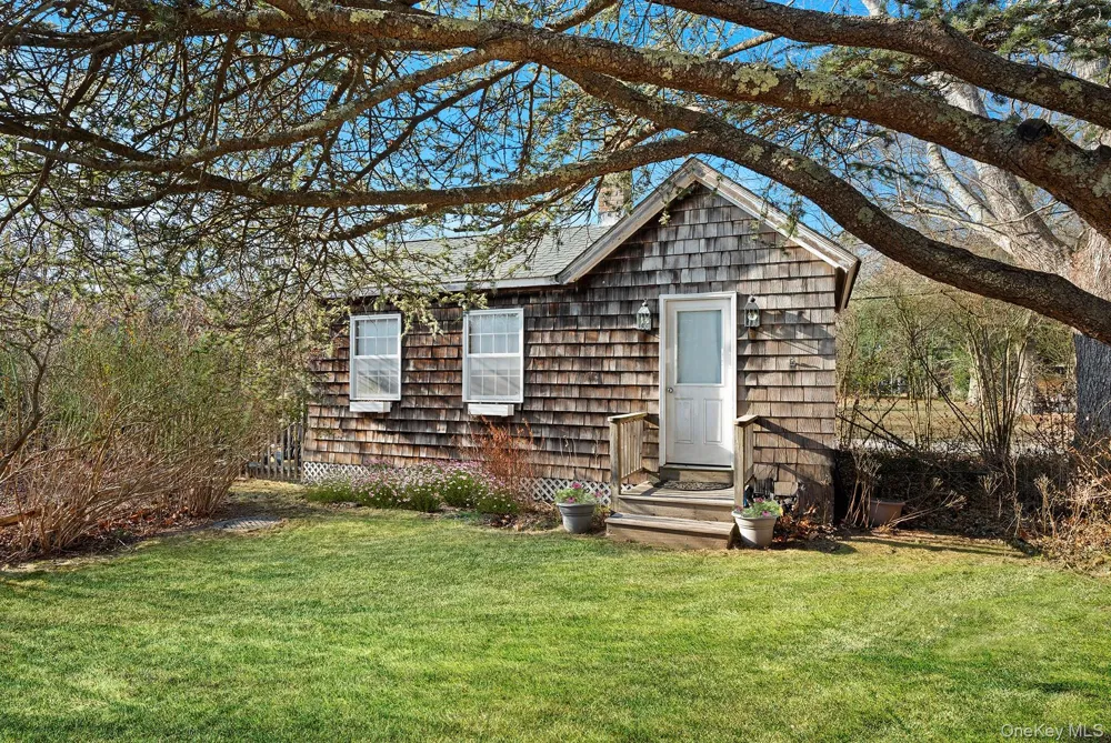 11 Shinnecock Road Quogue, NY 11959