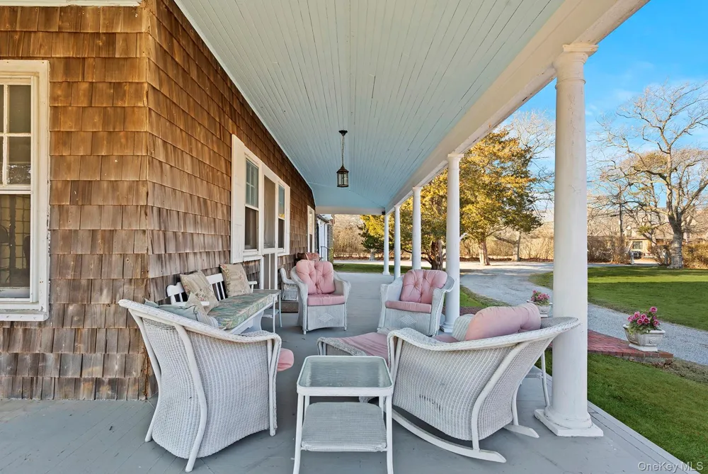 11 Shinnecock Road Quogue, NY 11959