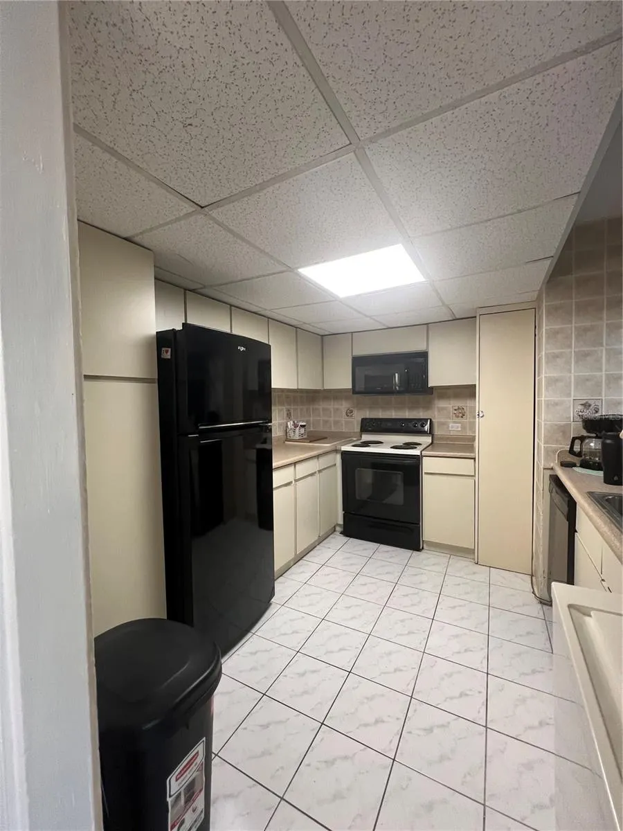 4745 ISLA VERDE AVENUE #8-C Carolina, PR 00979