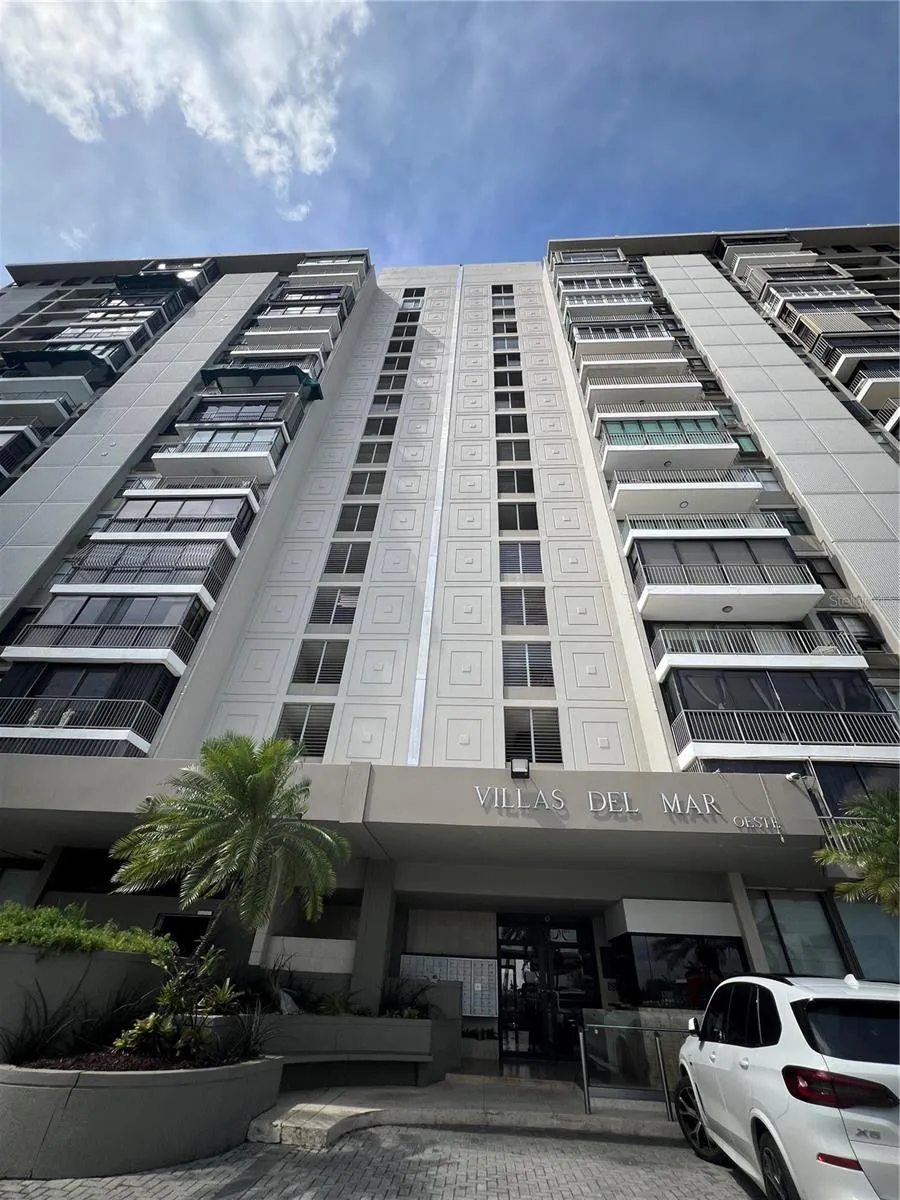 4745 ISLA VERDE AVENUE #8-C Carolina, PR 00979