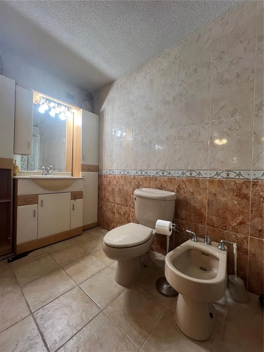 4745 ISLA VERDE AVENUE #8-C Carolina, PR 00979