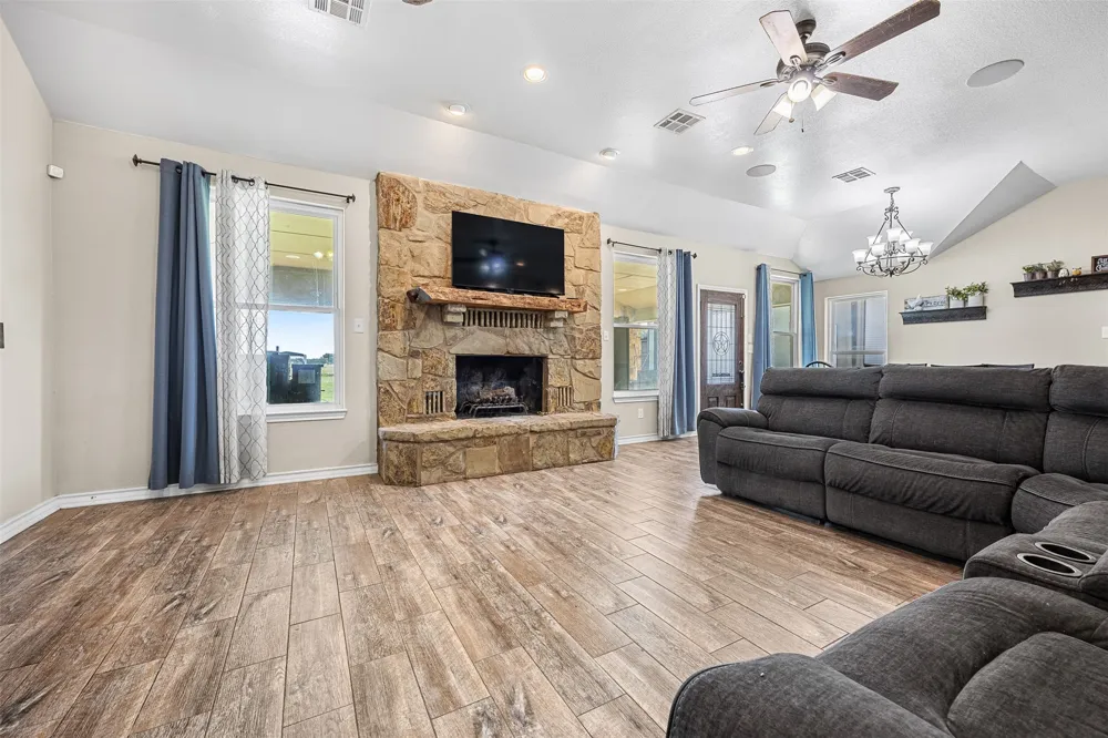 16101 Dove Road Moody, TX 76557