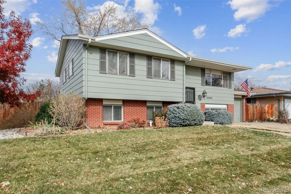 6689 S Delaware Street