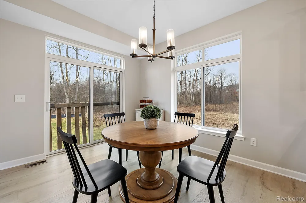 55589 Oak Pointe Shelby Charter Township, MI 48315