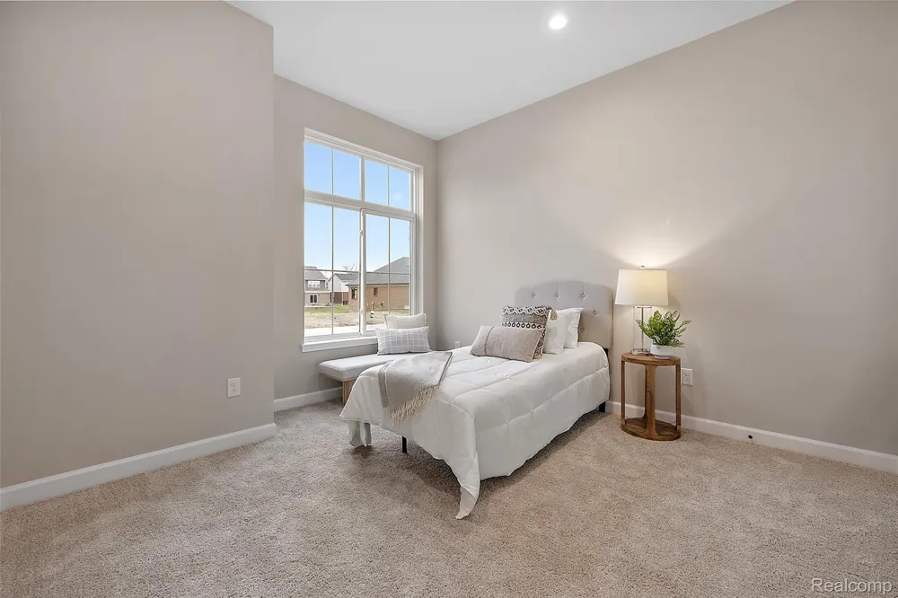 55589 Oak Pointe Shelby Charter Township, MI 48315