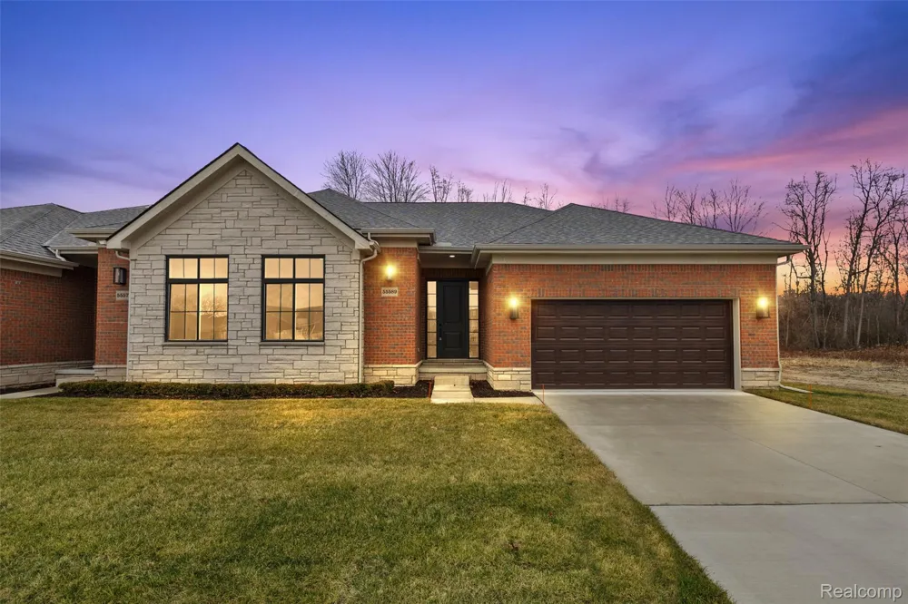 55589 Oak Pointe Shelby Charter Township, MI 48315