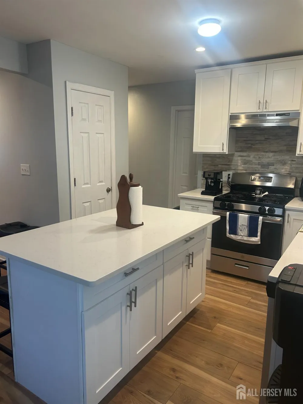140 S Robert Street Sewaren, NJ 07077