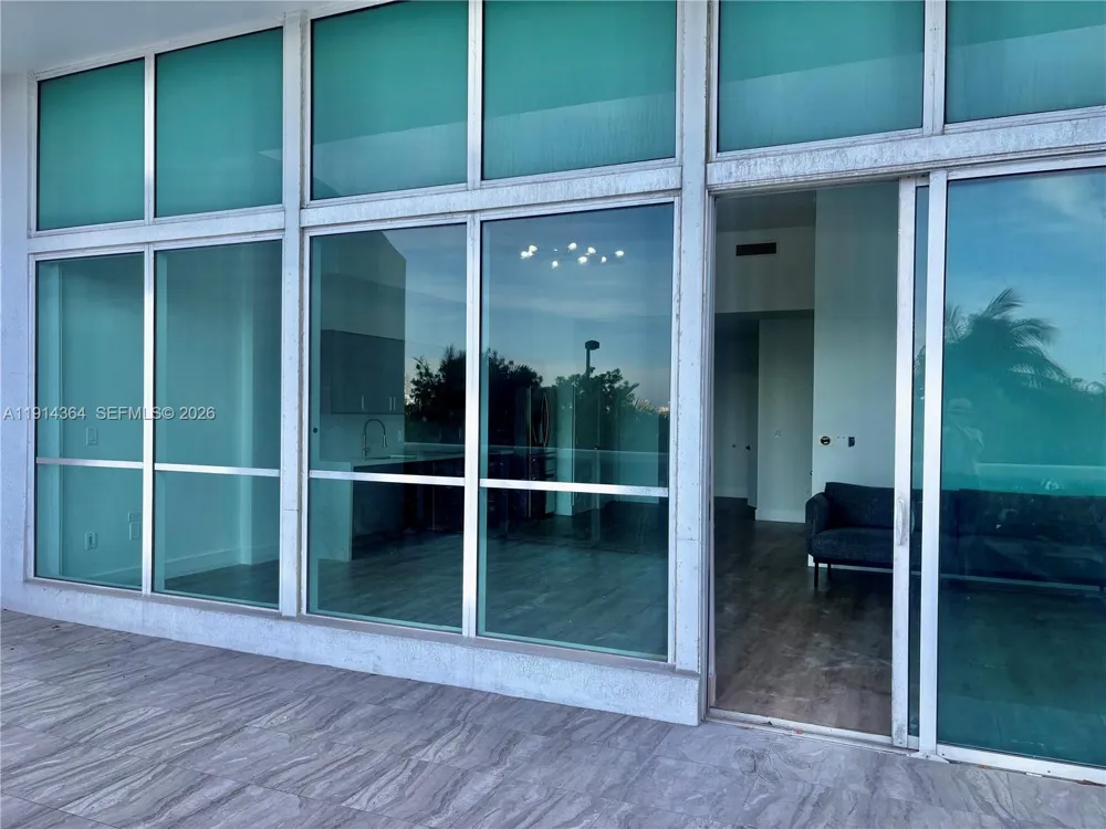 1800 Bayshore Dr #306 Miami, FL 33132