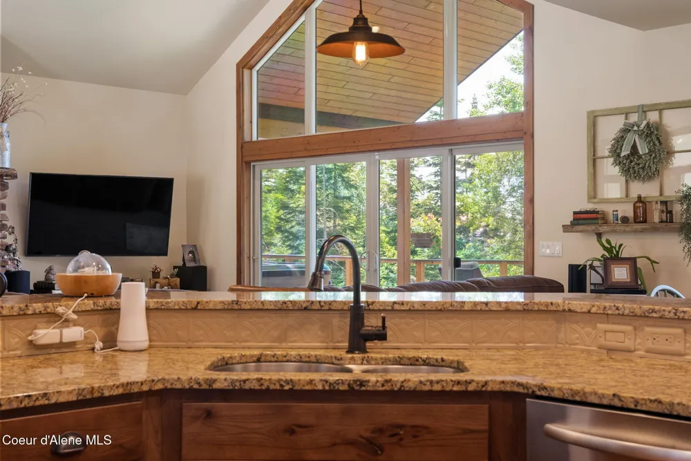 17378 FREDDI ROAD Rathdrum, ID 83858