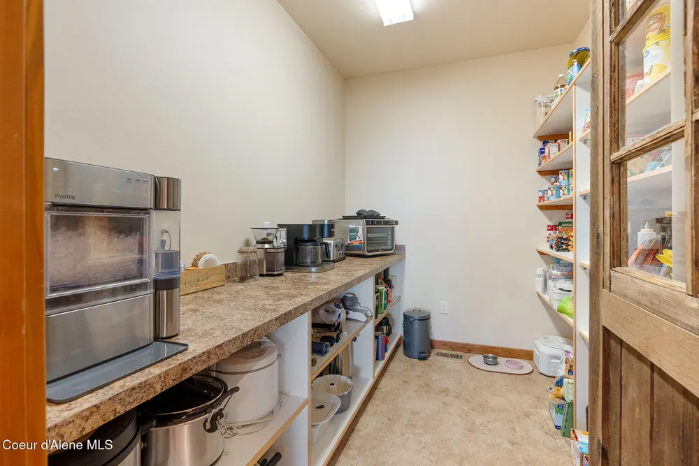 17378 FREDDI ROAD Rathdrum, ID 83858