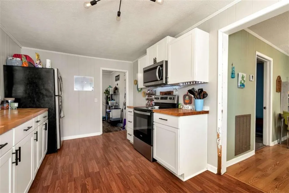 111 College Avenue Canon, GA 30520