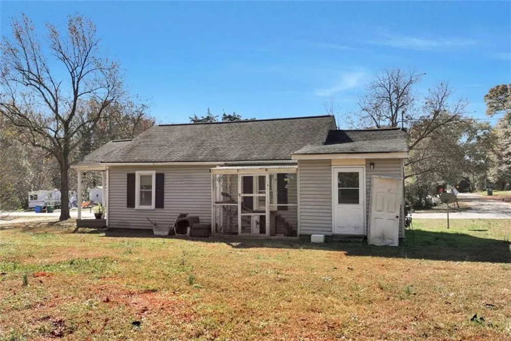 111 College Avenue Canon, GA 30520
