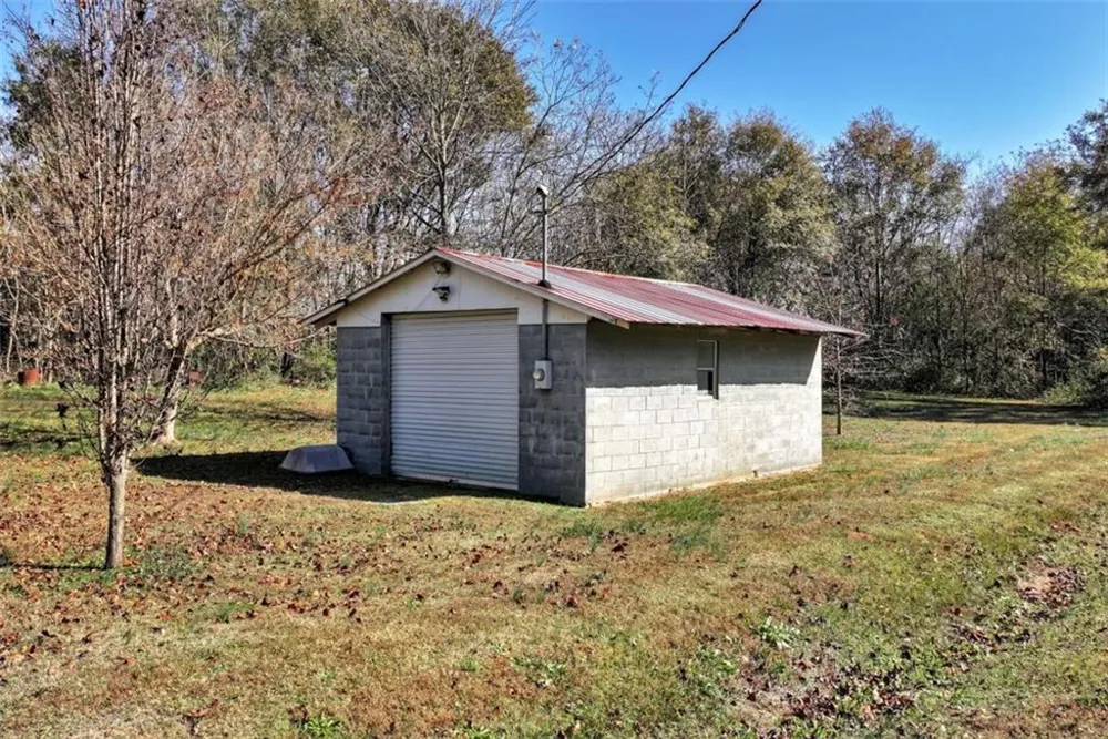 111 College Avenue Canon, GA 30520