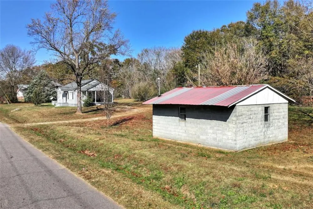 111 College Avenue Canon, GA 30520