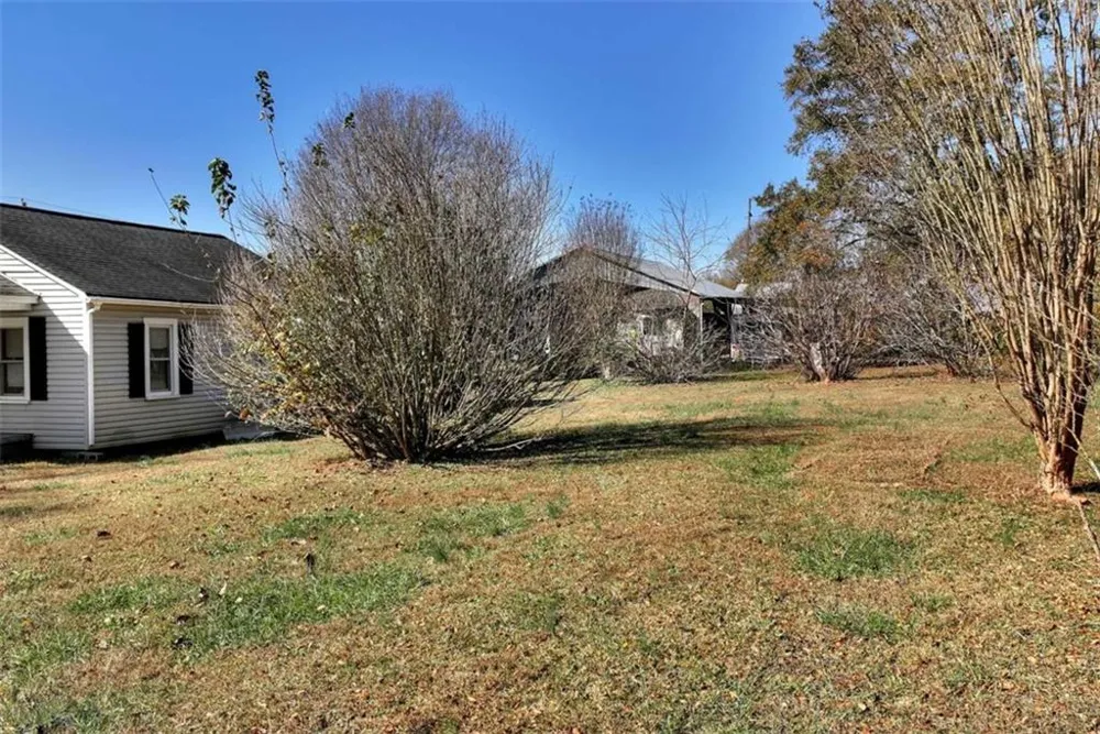111 College Avenue Canon, GA 30520