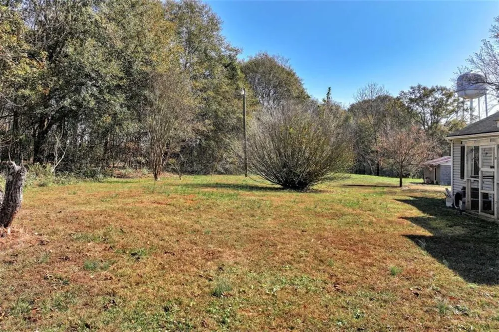 111 College Avenue Canon, GA 30520