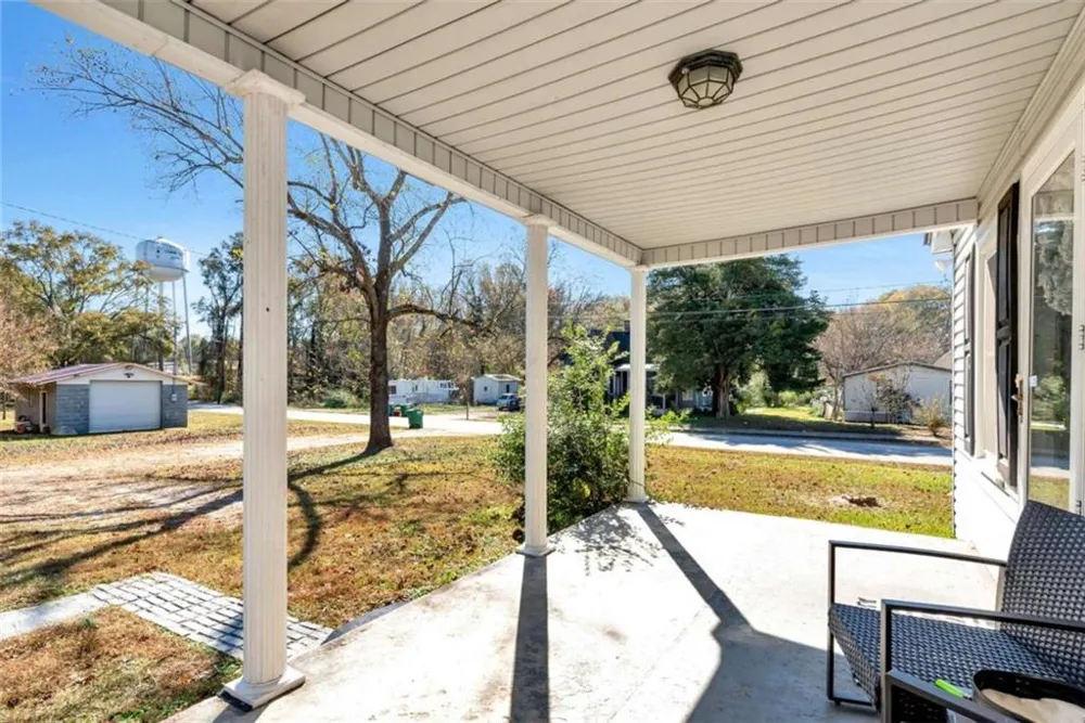 111 College Avenue Canon, GA 30520