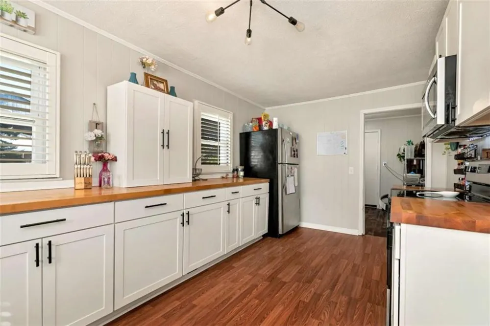 111 College Avenue Canon, GA 30520