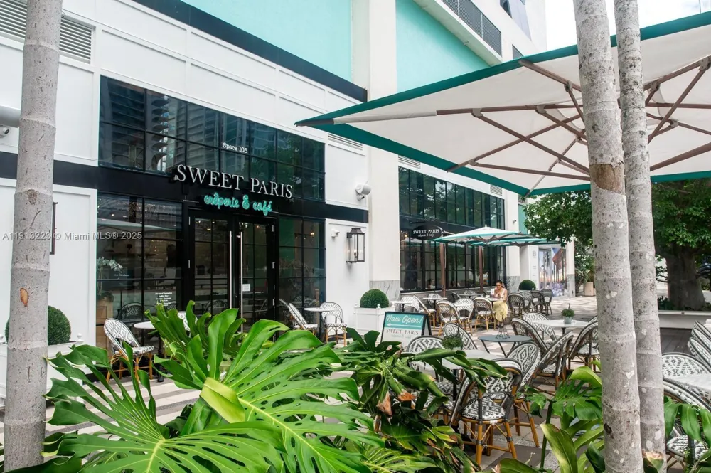 851 NE 1st Ave #1811 Miami, FL 33132