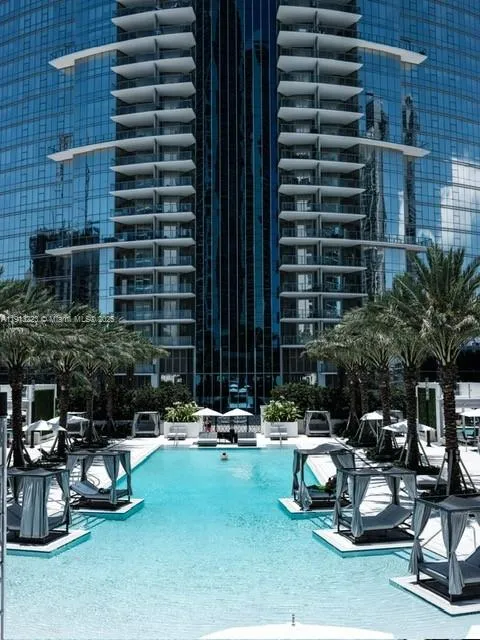 851 NE 1st Ave #1811 Miami, FL 33132