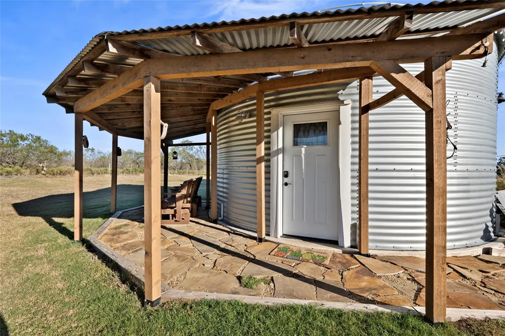 26759 Highway 90 Bedias, TX 77831