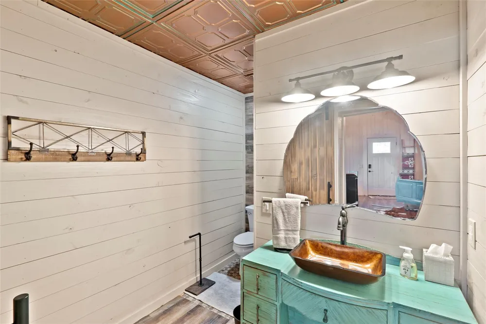26759 Highway 90 Bedias, TX 77831