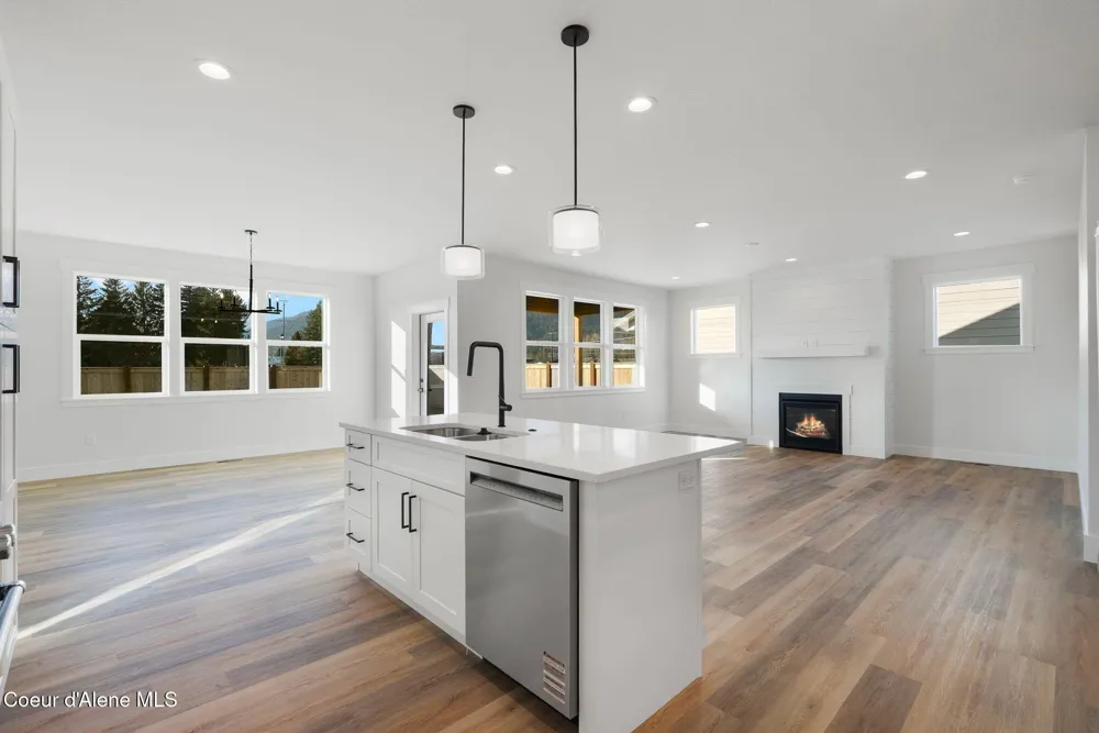 2057 S Aspen Way Sandpoint, ID 83864