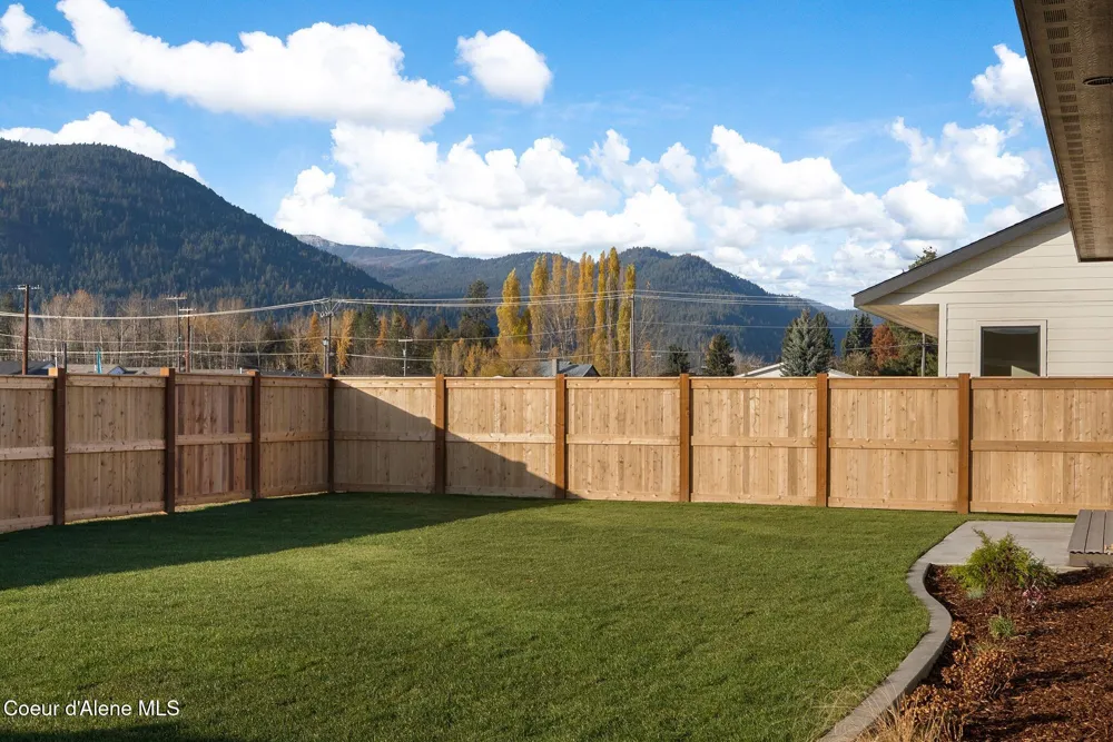 2057 S Aspen Way Sandpoint, ID 83864