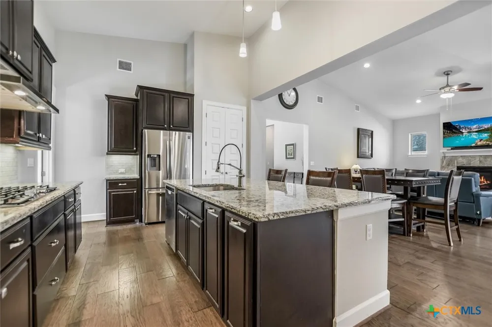 804 Dancing Oak Lane