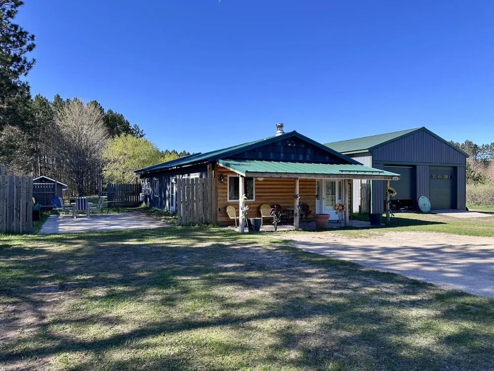 5935 Greenleaf Lane Blair Township, MI 49637