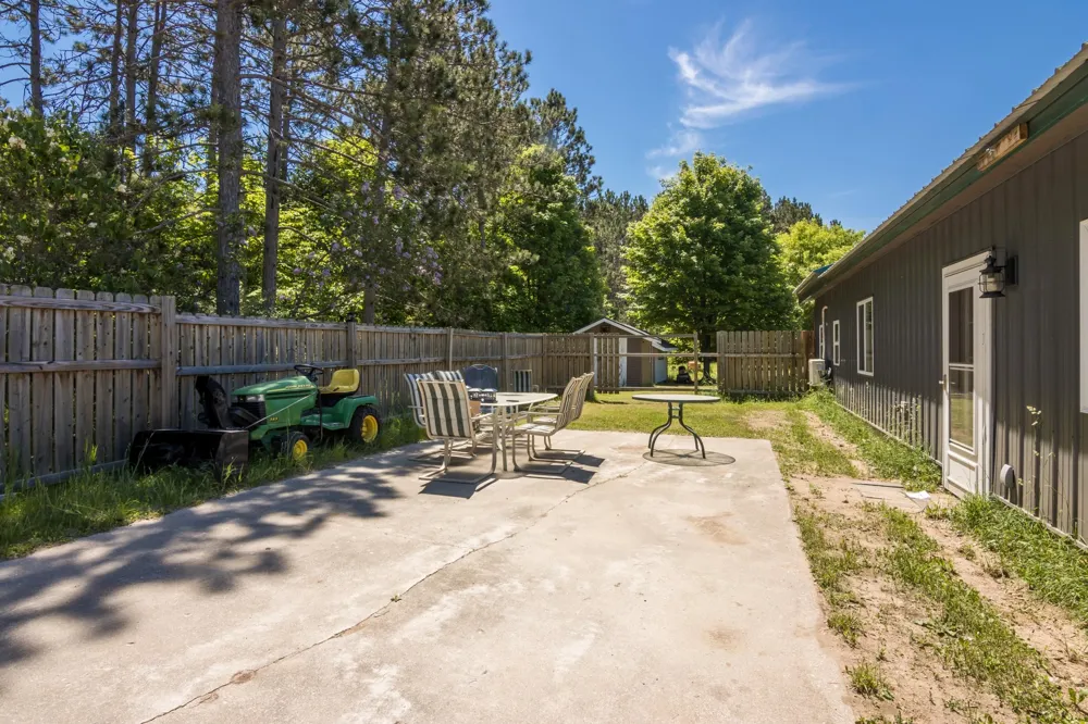 5935 Greenleaf Lane Blair Township, MI 49637