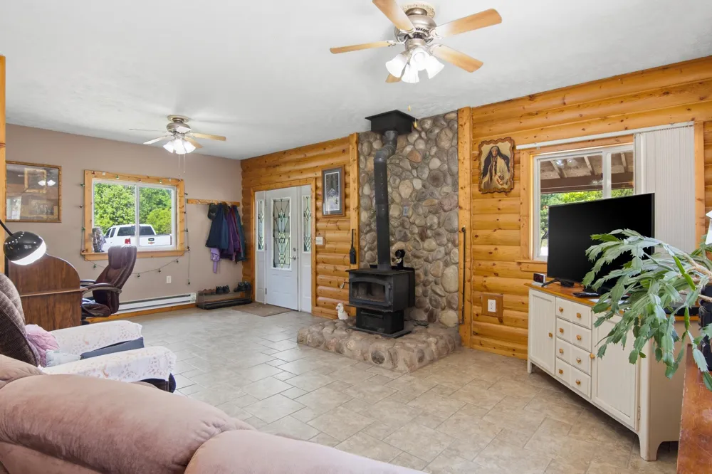 5935 Greenleaf Lane Blair Township, MI 49637