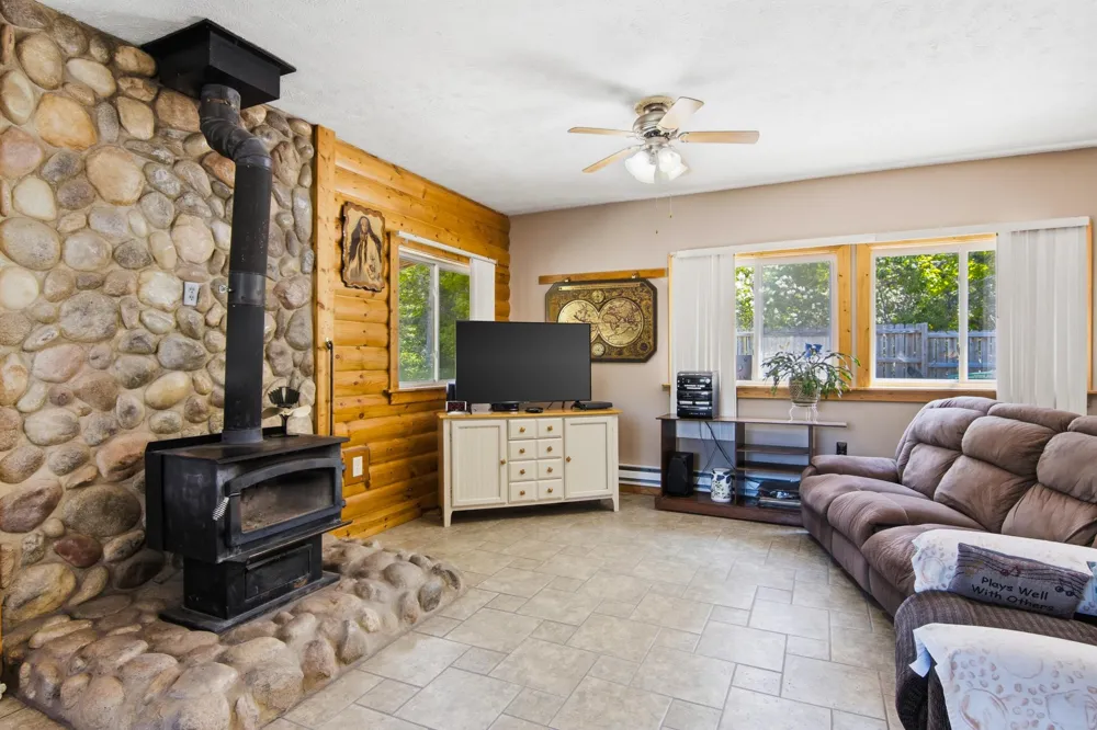5935 Greenleaf Lane Blair Township, MI 49637