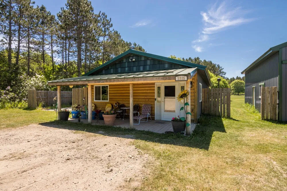 5935 Greenleaf Lane Blair Township, MI 49637