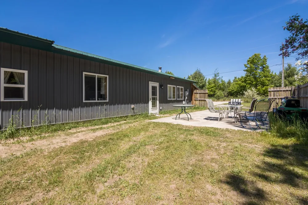 5935 Greenleaf Lane Blair Township, MI 49637