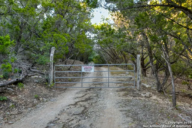 929 Upper Loma Verde Rd LT 95A 10 Acres Medina, TX 78055