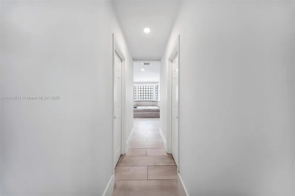 10195 NW 26th St Doral, FL 33172