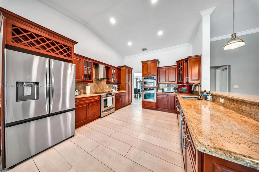 10195 NW 26th St Doral, FL 33172