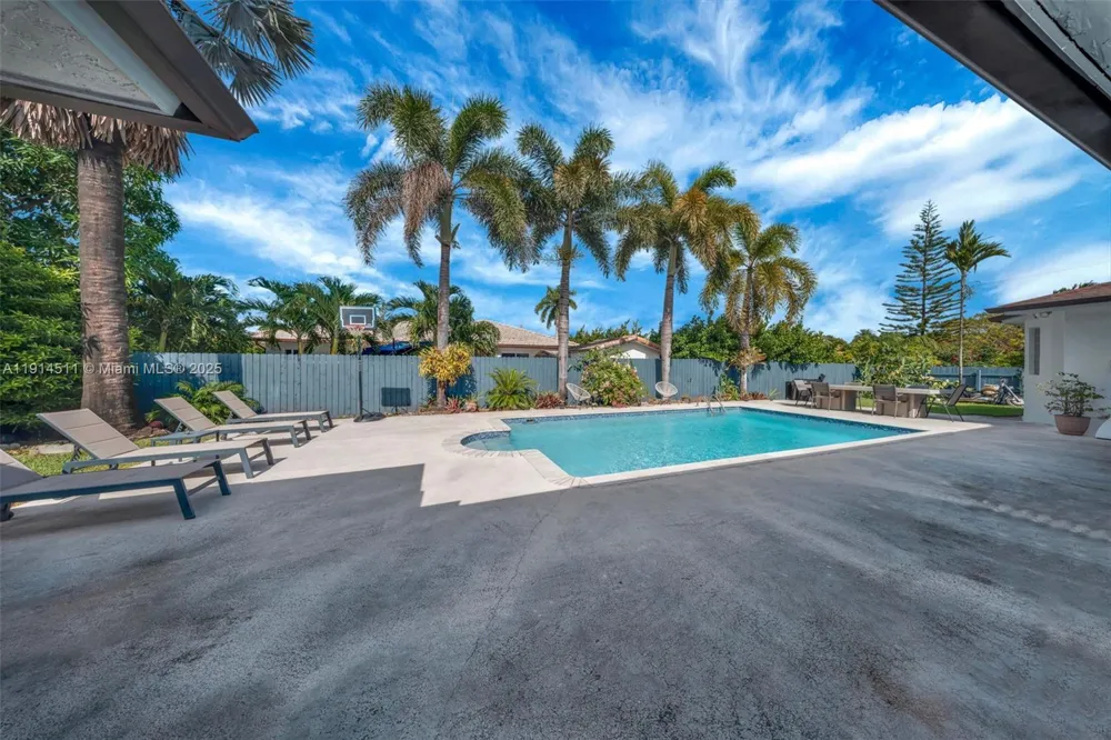 10195 NW 26th St Doral, FL 33172