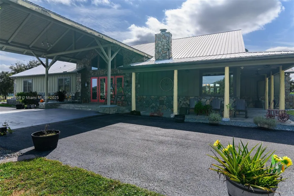 5675 County Road 78 La Belle, FL 33935