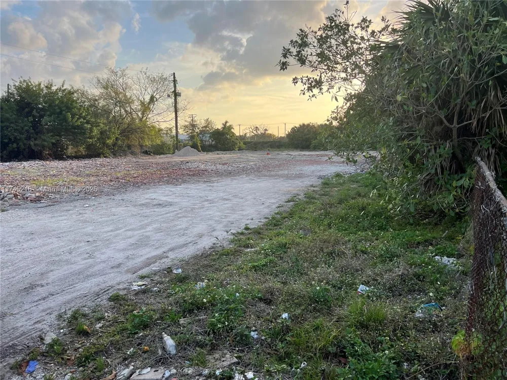 147 NW 31st Ave Lauderhill, FL 33311