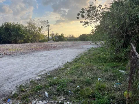 147 NW 31st Ave