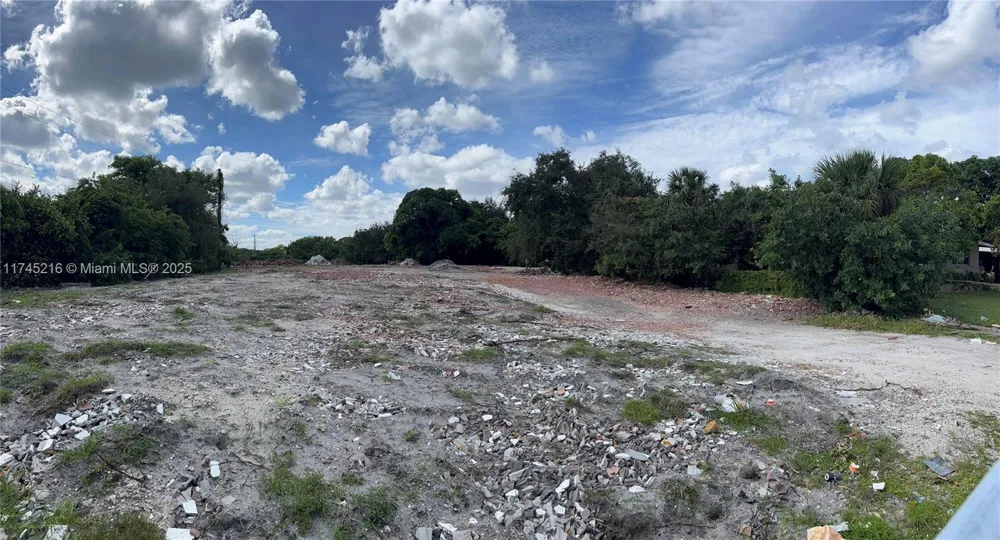 147 NW 31st Ave Lauderhill, FL 33311