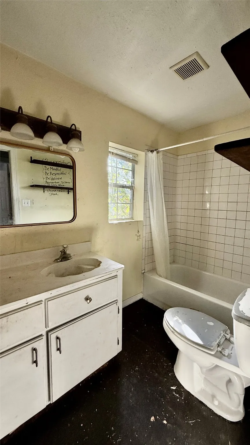 113 Adolphus Avenue Lake Dallas, TX 75065