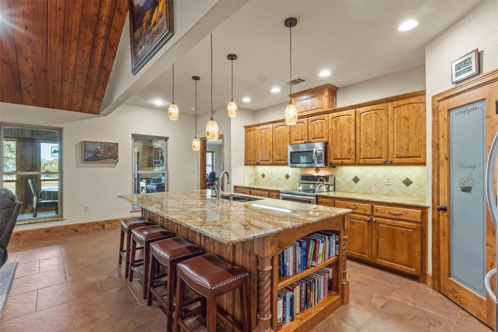168 Texoma Bluffs Circle Gordonville, TX 76245