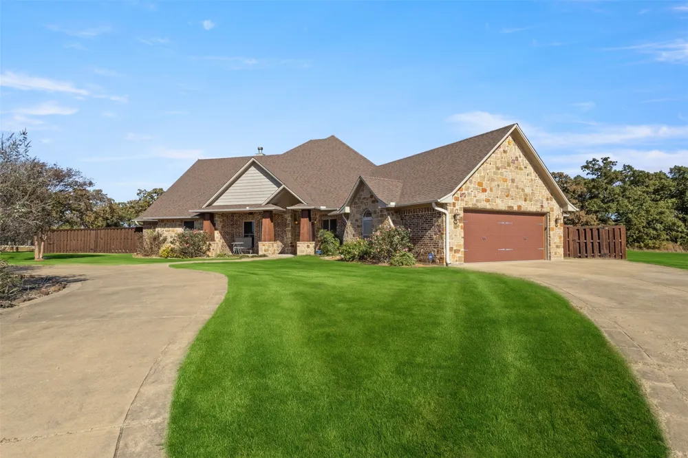 168 Texoma Bluffs Circle Gordonville, TX 76245