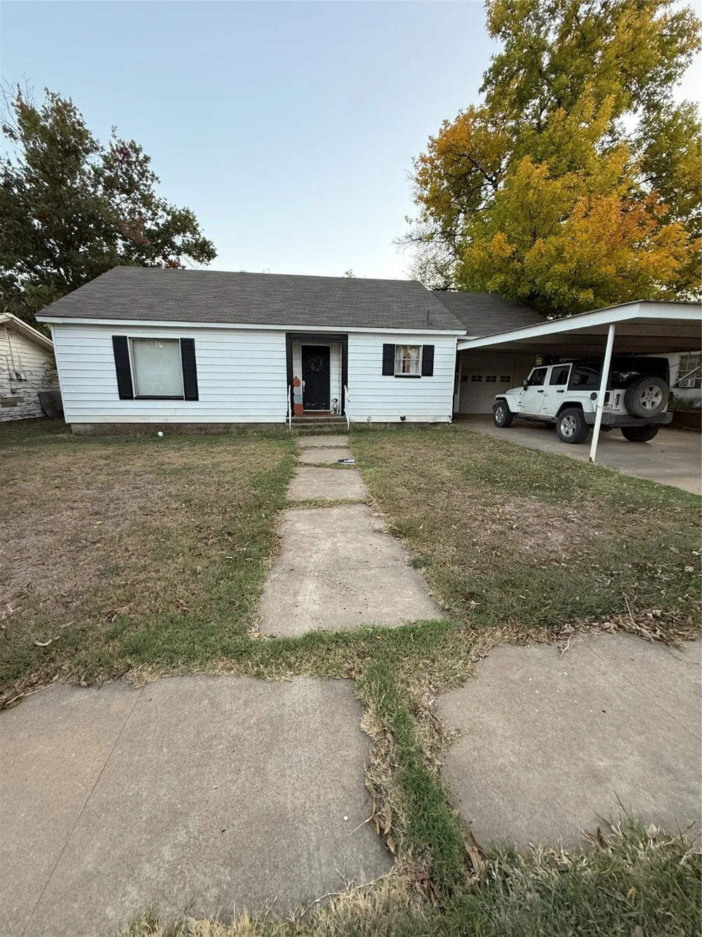 1107 W Cedar St Coleman, TX 76834