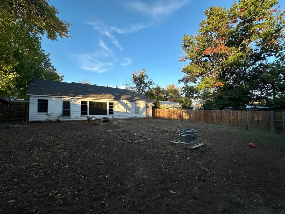 1107 W Cedar St Coleman, TX 76834