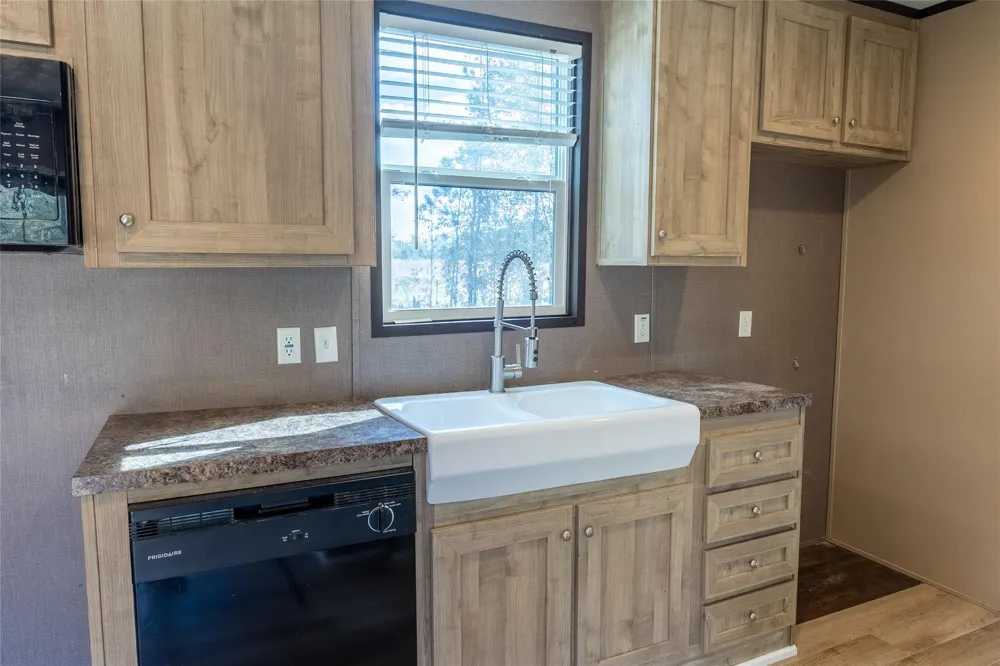 5725 Private Road 2075 Centerville, TX 75833