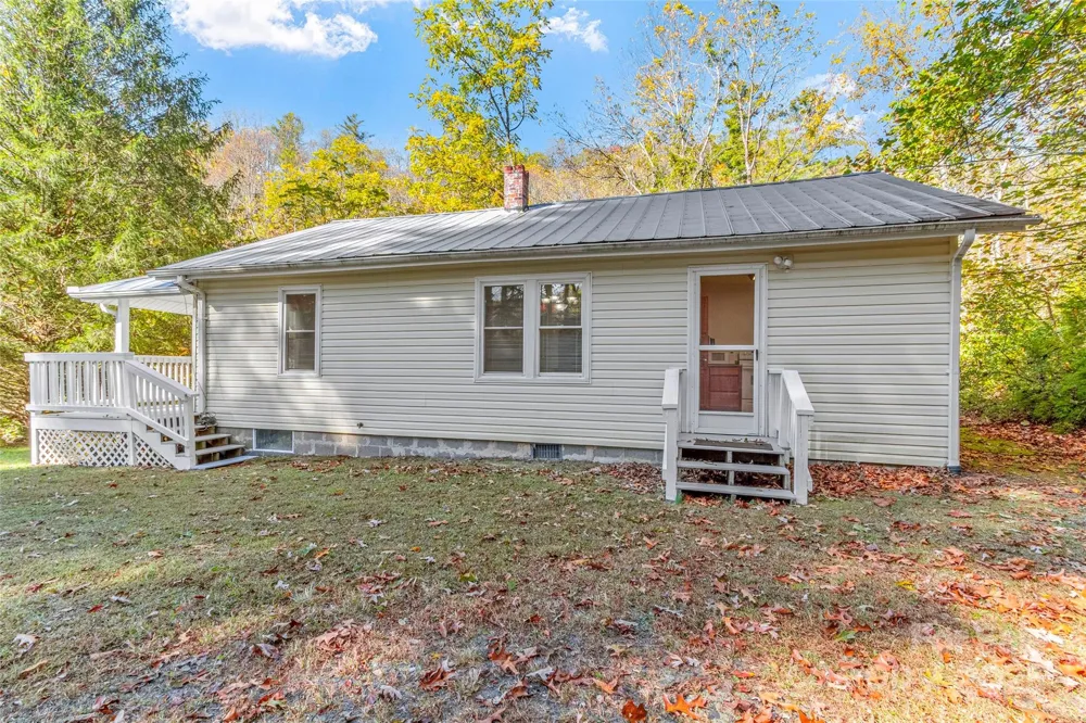 96 Thompson Road Spruce Pine, NC 28777